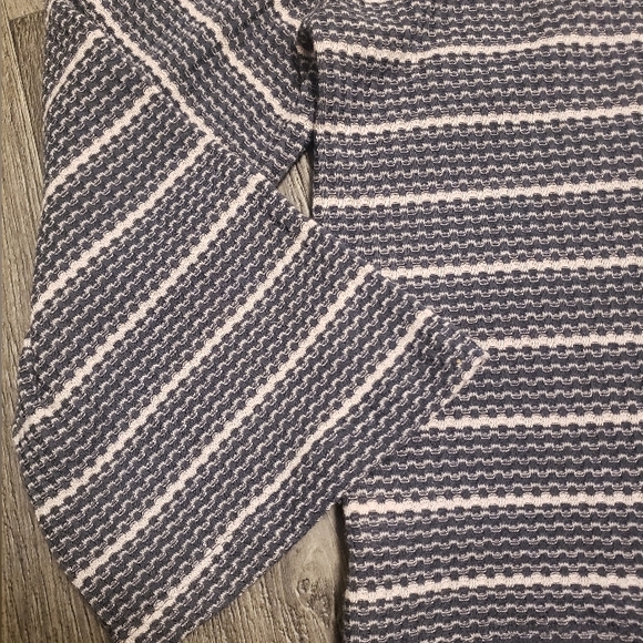 William Rast Waffle Knit Horizontal Striped Top w a Slight Bell Sleeve | Size Lg - Picture 10 of 10